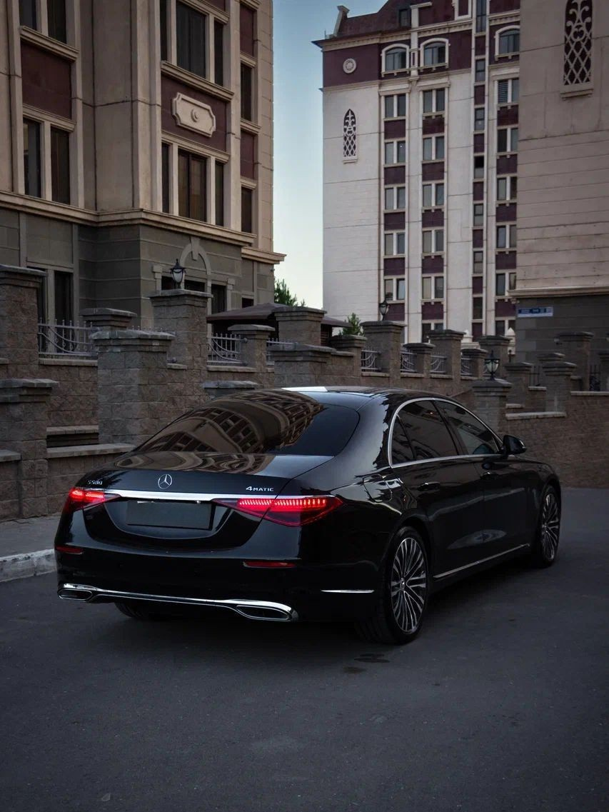Mercedes-Benz S-Class (W223) (2023) - Image 4