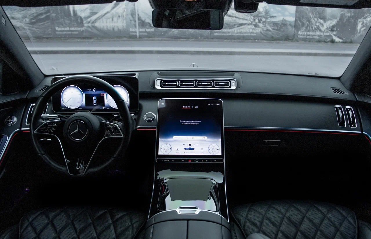 Mercedes-Benz S-Class (W223) (2023) - Image 5