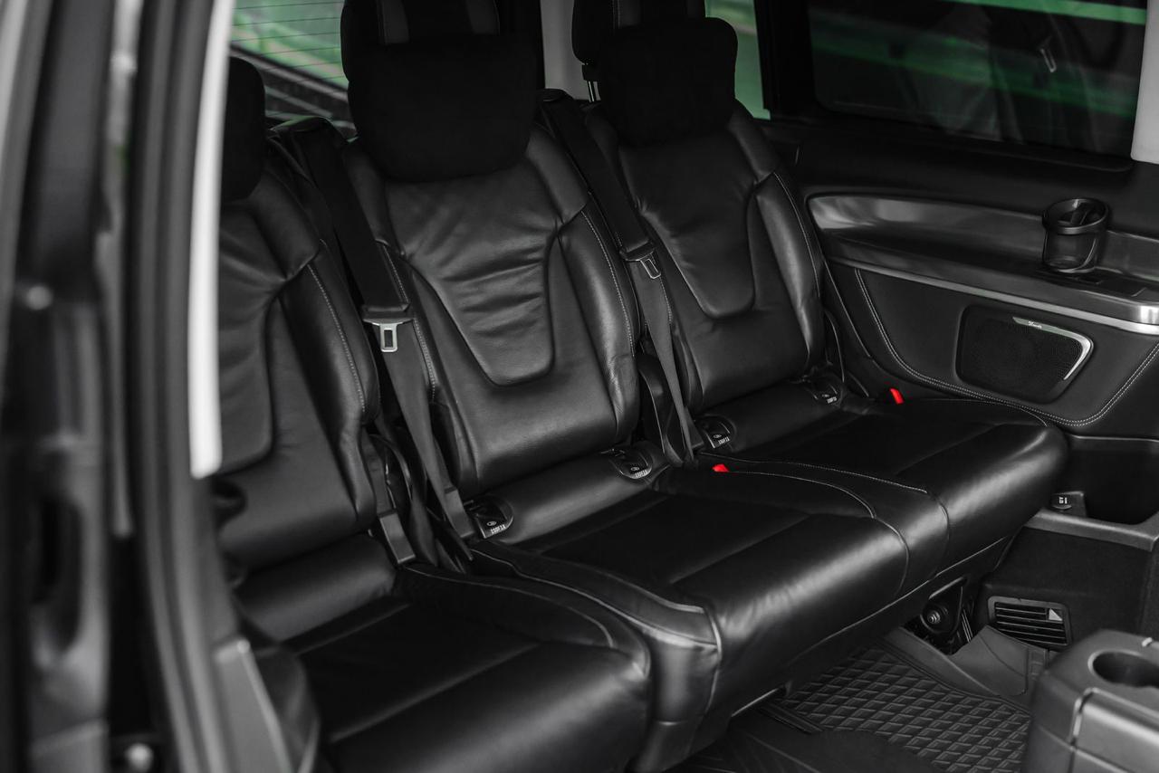 Mercedes-Benz V-Class (2022) - Image 3