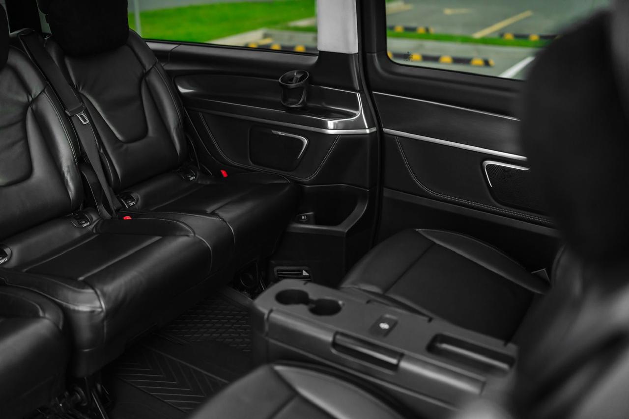 Mercedes-Benz V-Class (2022) - Image 5