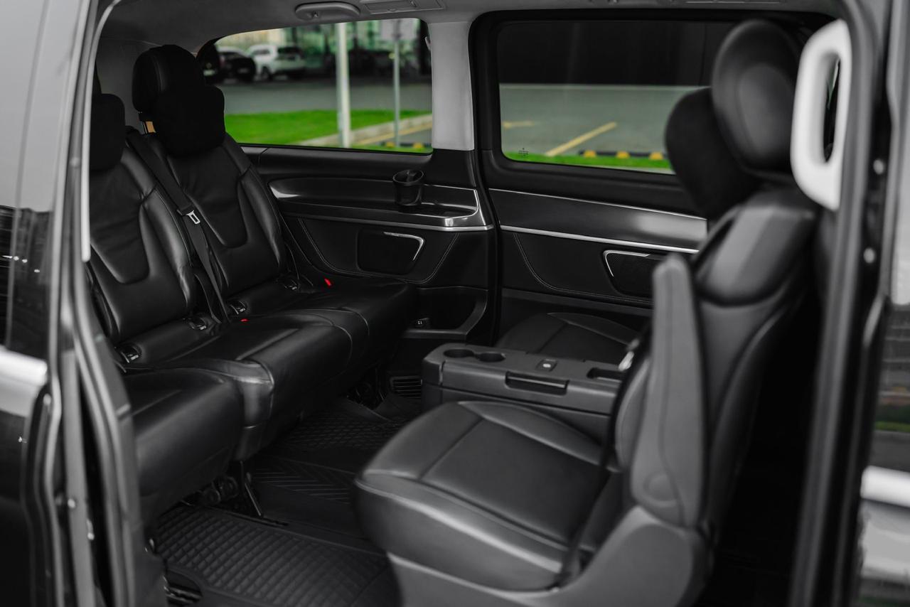 Mercedes-Benz V-Class (2022) - Image 6