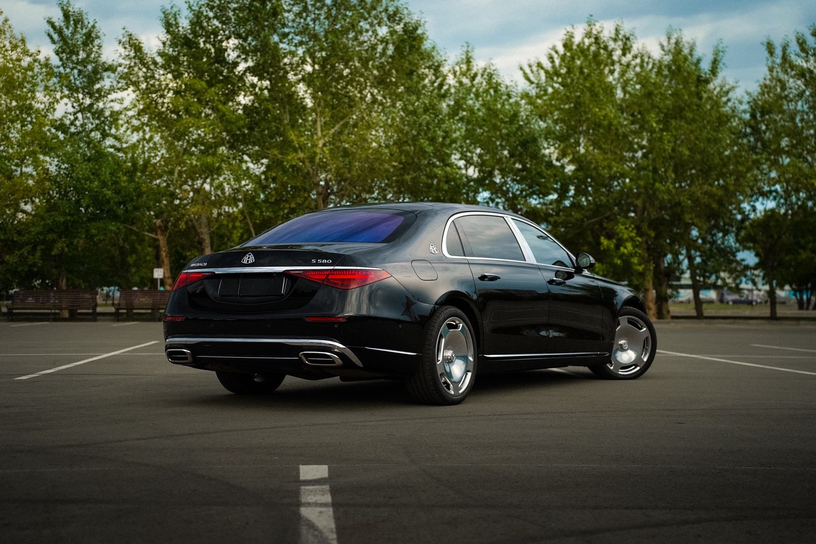 Mercedes-Benz S-Class (Maybach W223) (2023) - Image 2