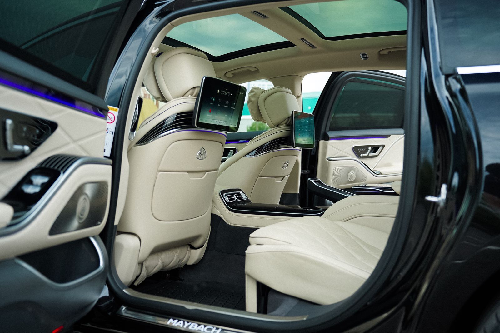 Mercedes-Benz S-Class (Maybach W223) (2023) - Image 4