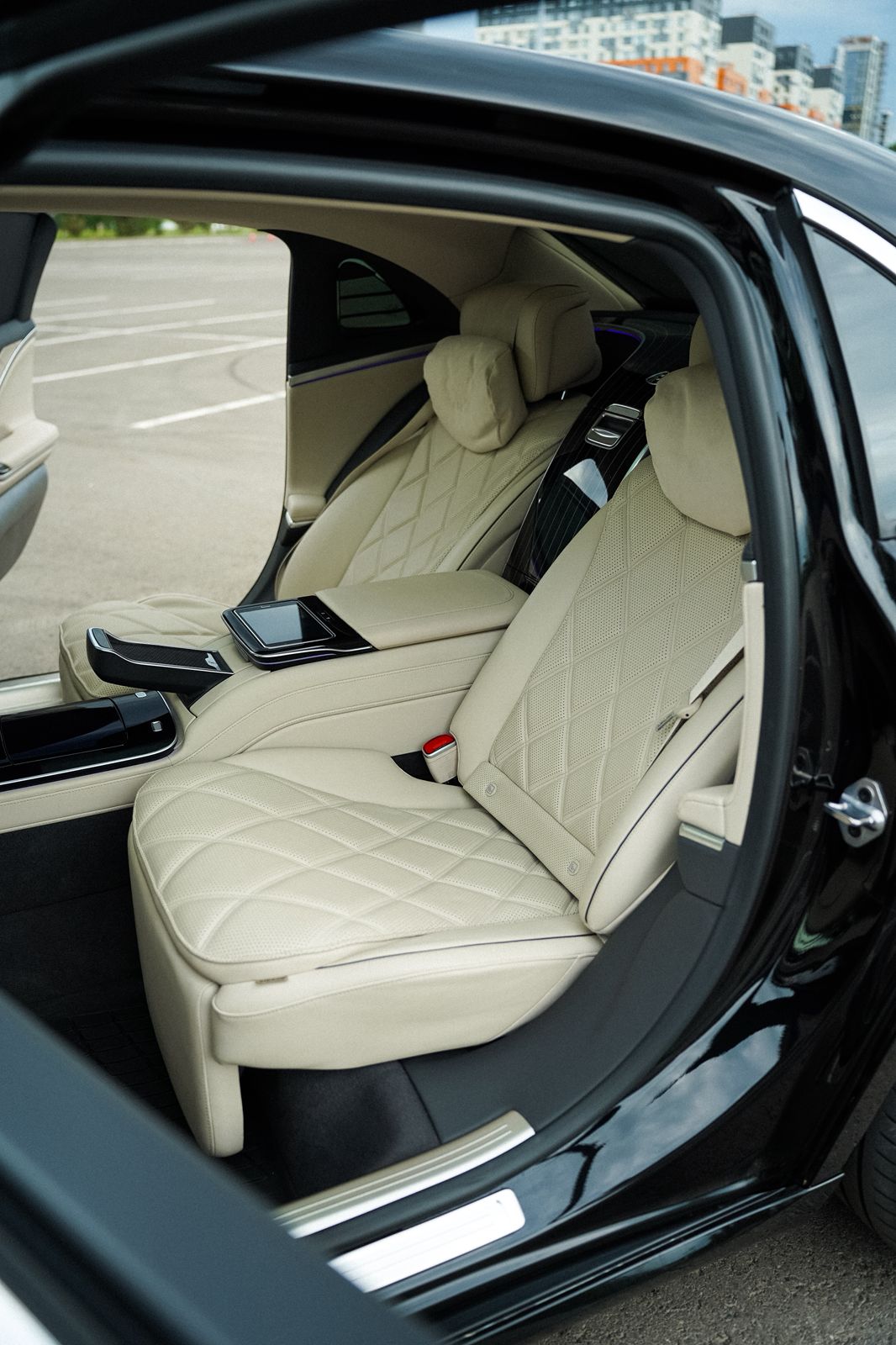 Mercedes-Benz S-Class (Maybach W223) (2023) - Image 5