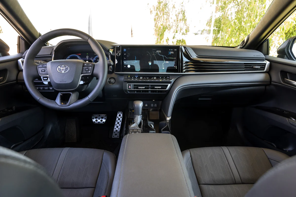 Toyota Camry 80 (2024) - Image 4