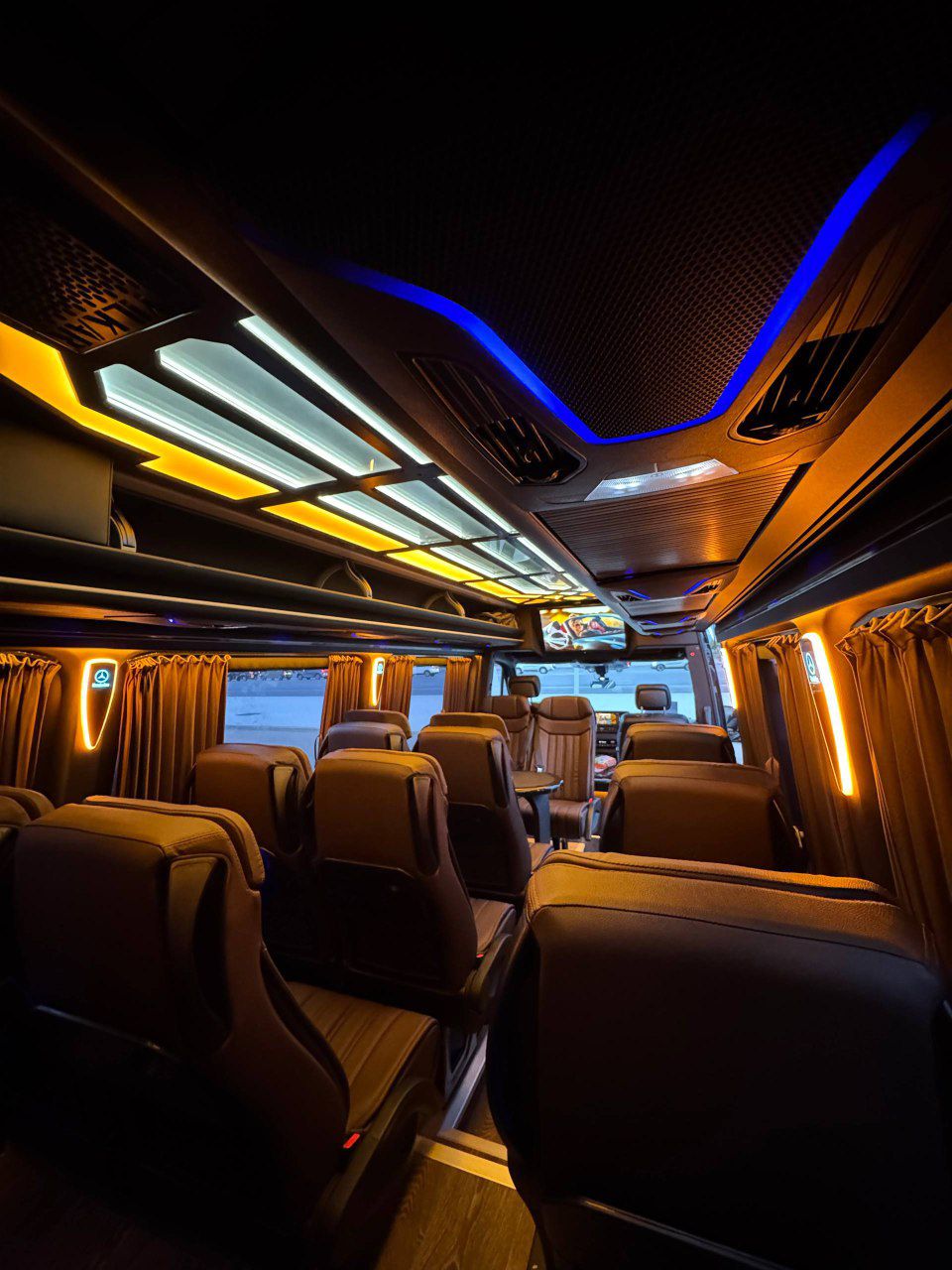 Mercedes-Benz VIP Sprinter (2022) - Image 4