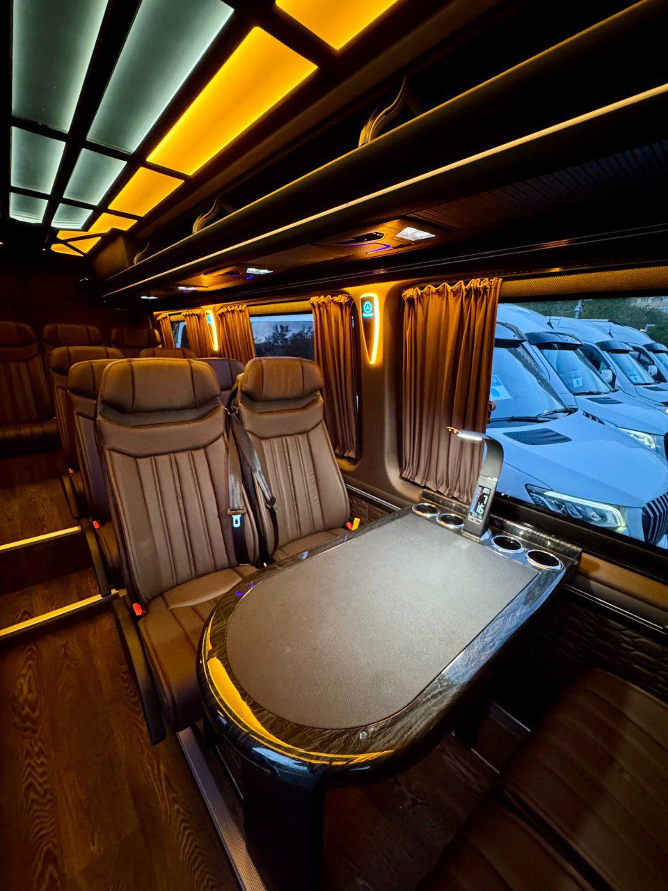 Mercedes-Benz VIP Sprinter (2022) - Image 6