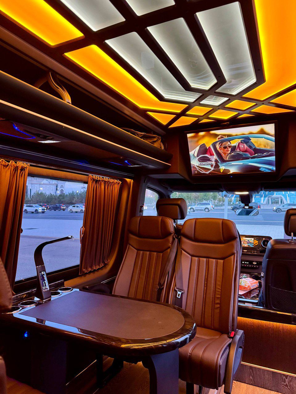 Mercedes-Benz VIP Sprinter (2022) - Image 7