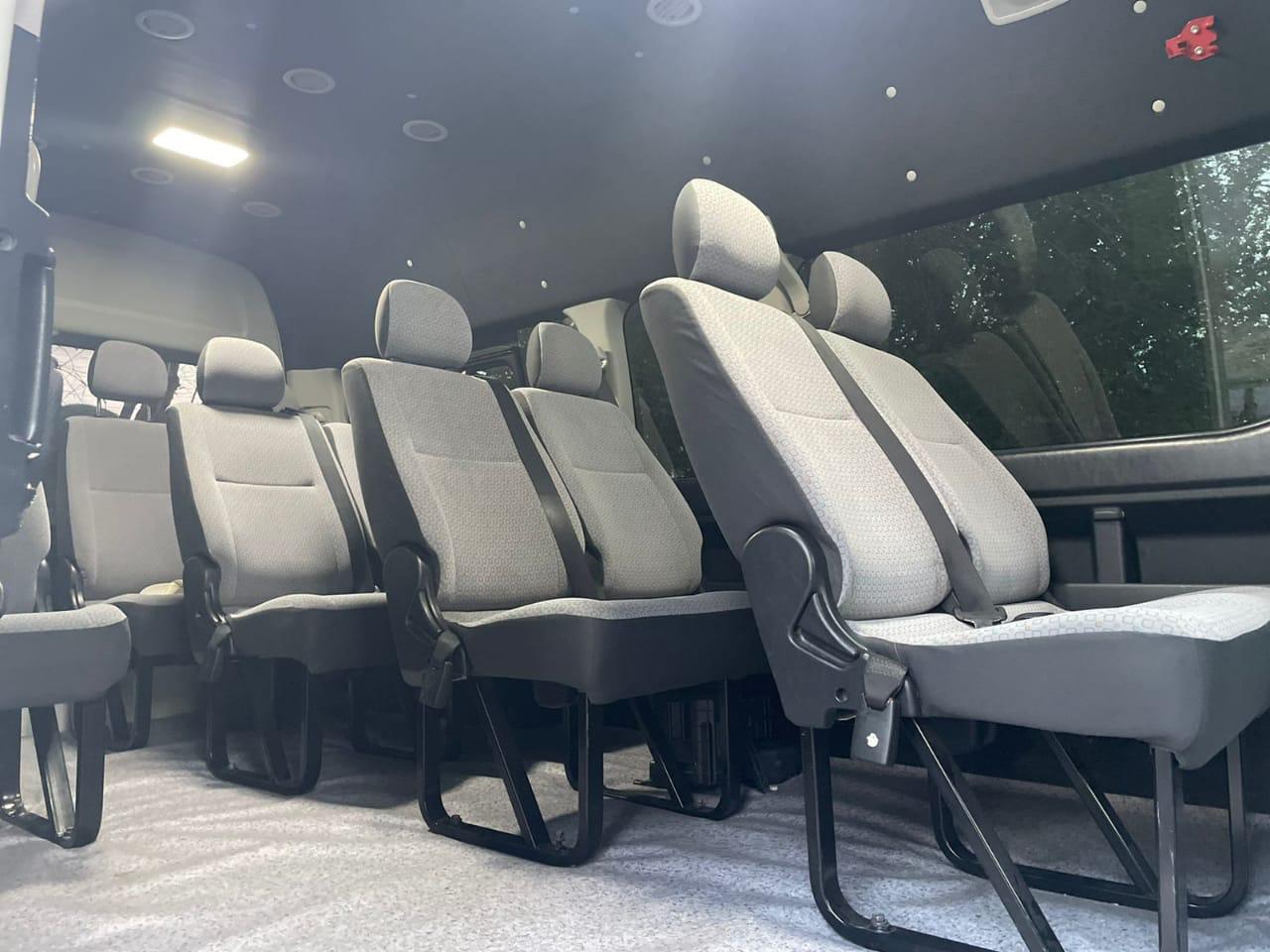 Toyota Hiace 2014-2017 (2016) - Image 6