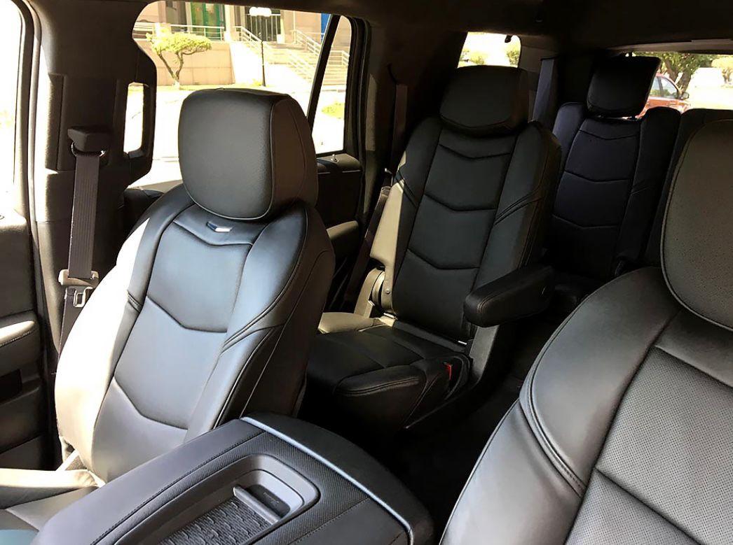 Cadillac Escalade (2022) - Image 3