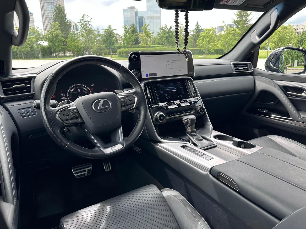 Lexus LX 600 (2024) - Image 3