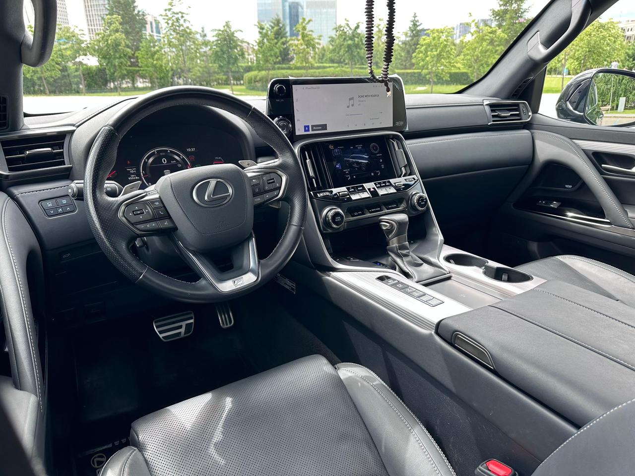 Lexus LX 600 (2024) - Image 6