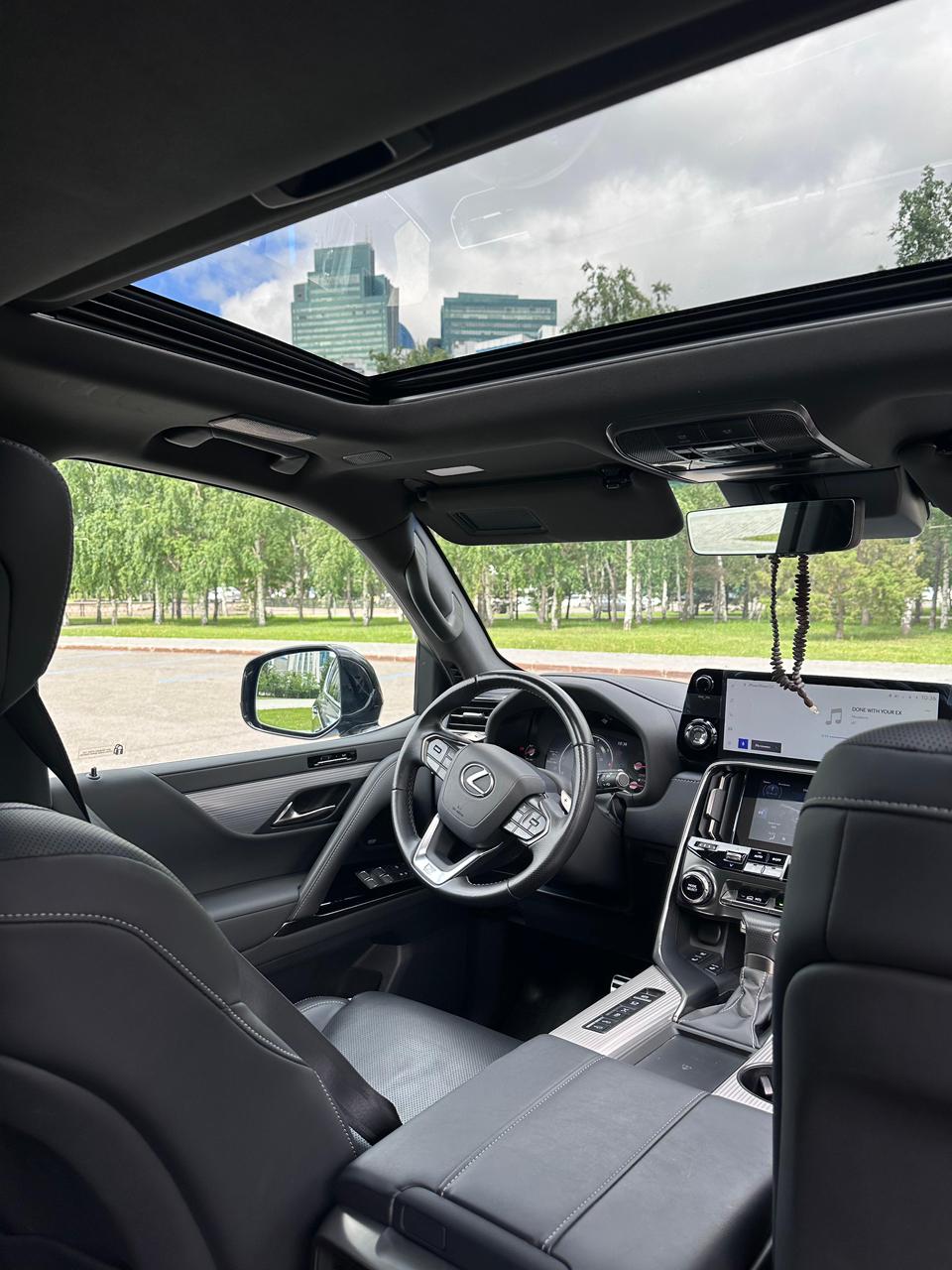 Lexus LX 600 (2024) - Image 7