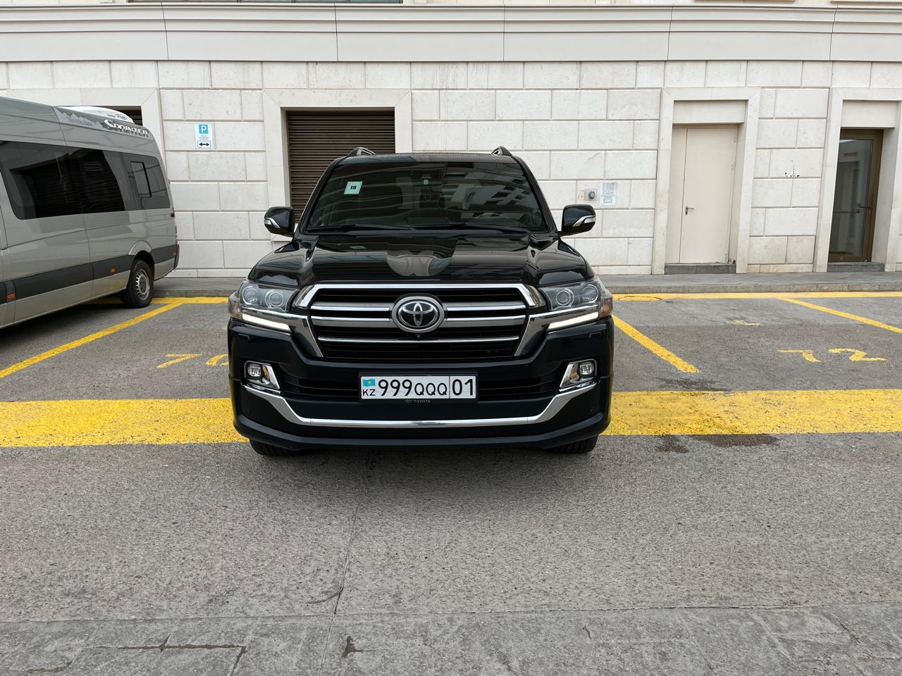 Toyota Land Cruiser 200 (2021)